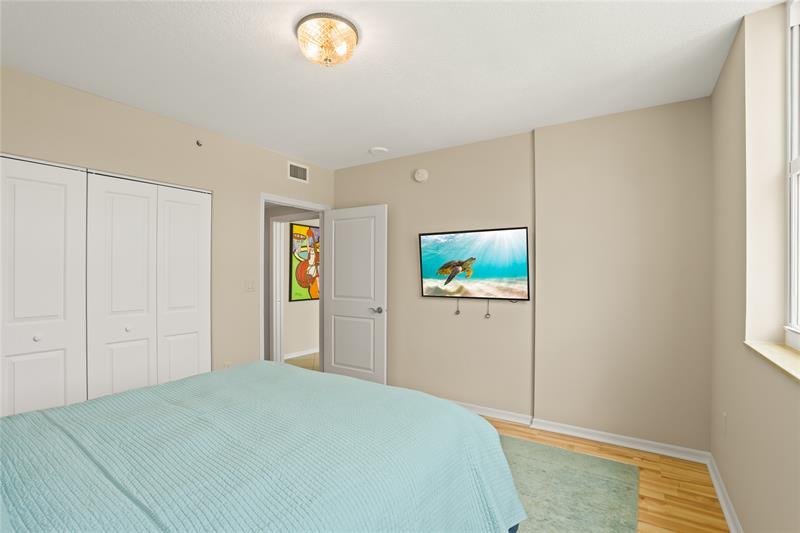 Image 35 of 69 For 347 New River Dr  2808