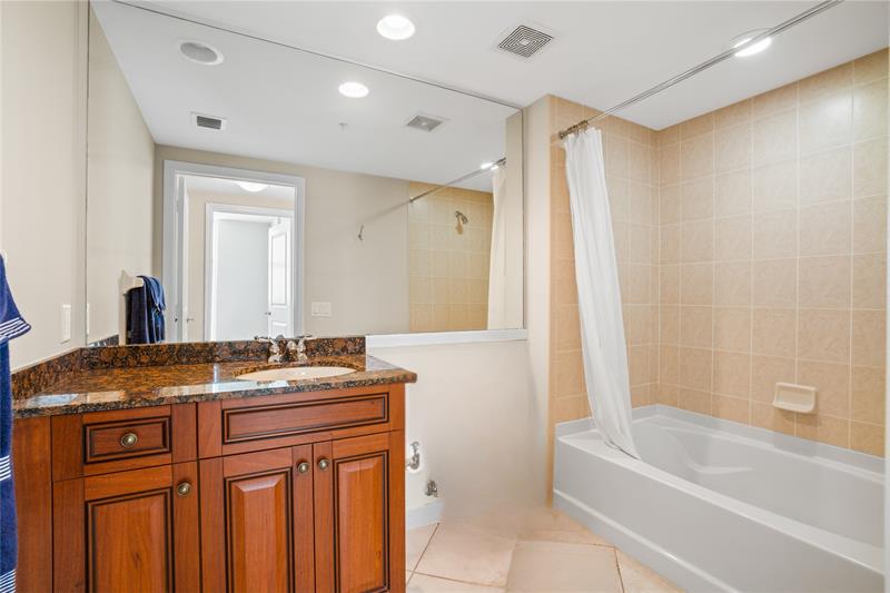 Image 37 of 69 For 347 New River Dr  2808