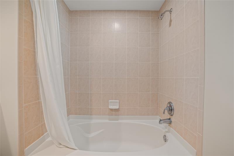 Image 38 of 69 For 347 New River Dr  2808