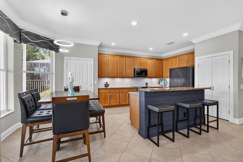 Image 22 of 96 For 5016 Nautica Lake Cir