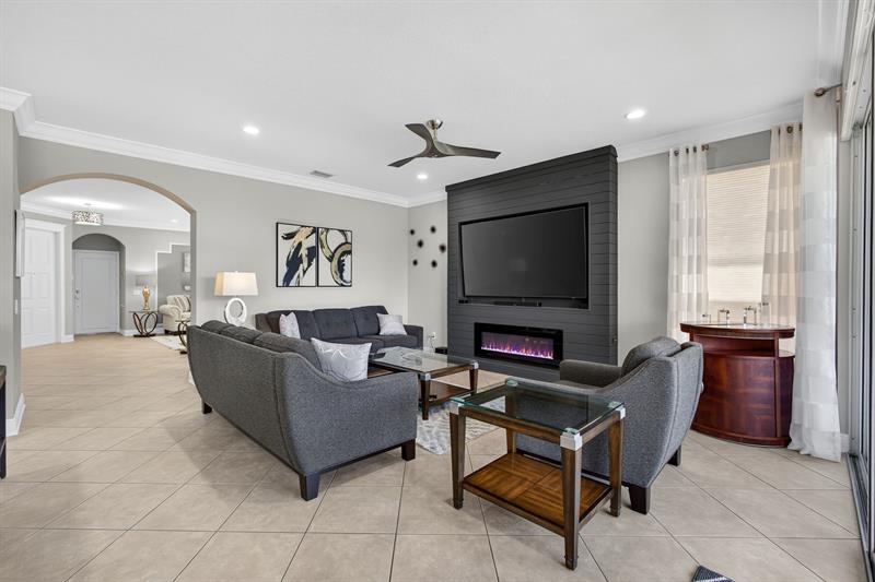 Image 25 of 96 For 5016 Nautica Lake Cir