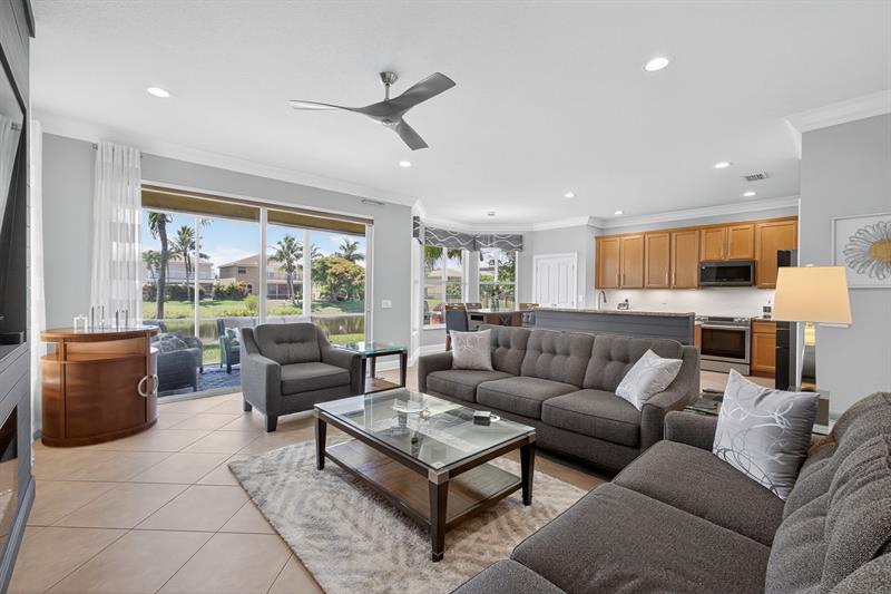 Image 26 of 96 For 5016 Nautica Lake Cir