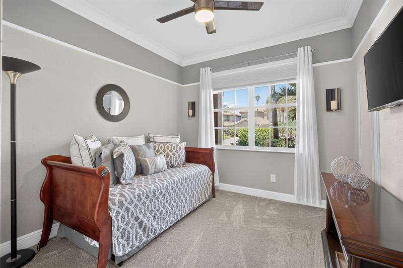 Image 28 of 96 For 5016 Nautica Lake Cir