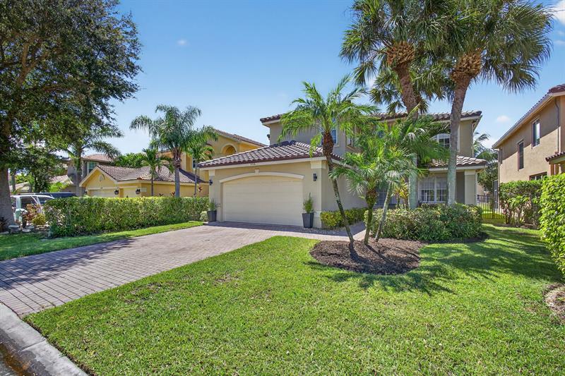 Image 3 of 96 For 5016 Nautica Lake Cir