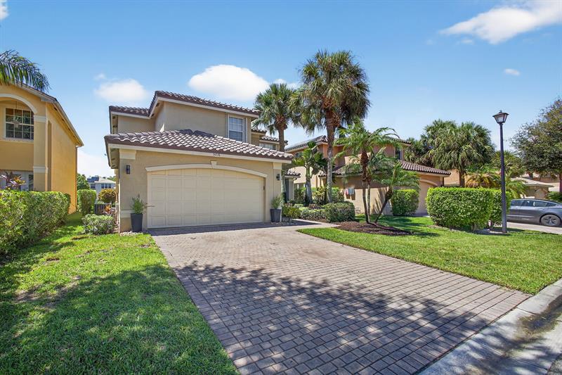 Image 4 of 96 For 5016 Nautica Lake Cir