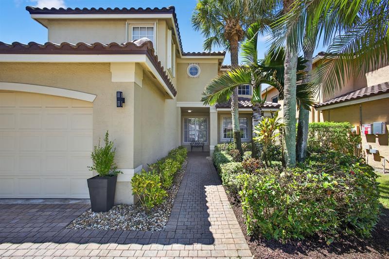 Image 5 of 96 For 5016 Nautica Lake Cir