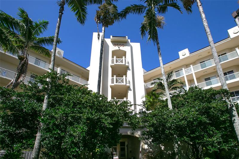 Details for 3500 Oaks Clubhouse Dr  104, Pompano Beach, FL 33069