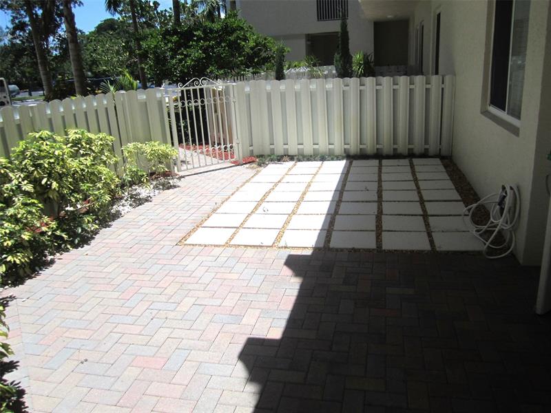 Image 12 of 12 For 3500 Oaks Clubhouse Dr  104