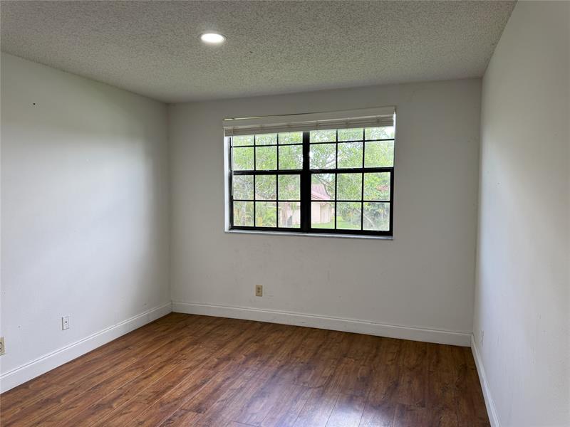 Image 12 of 19 For 11245 Atlantic Blvd  204