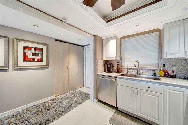 Image 15 of 52 For 1850 Ocean Blvd  712