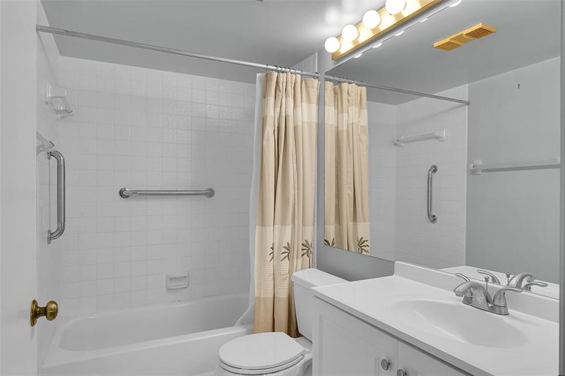Image 14 of 16 For 2905 22nd Ave  202