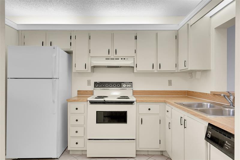 Image 7 of 16 For 2905 22nd Ave  202