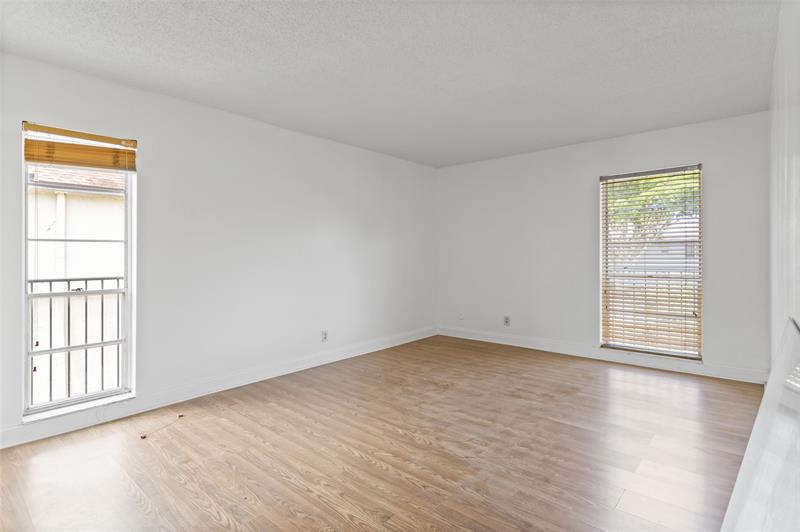Image 25 of 48 For 424 Laurel Dr  1807