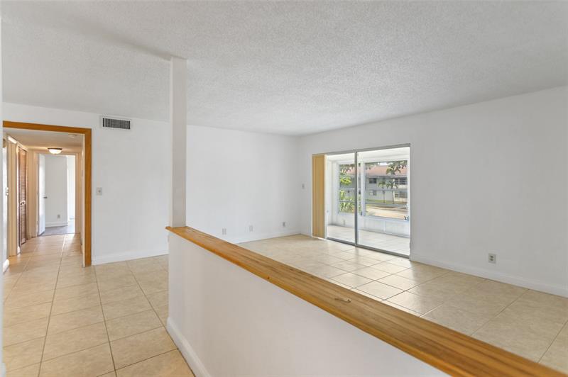 Image 3 of 48 For 424 Laurel Dr  1807