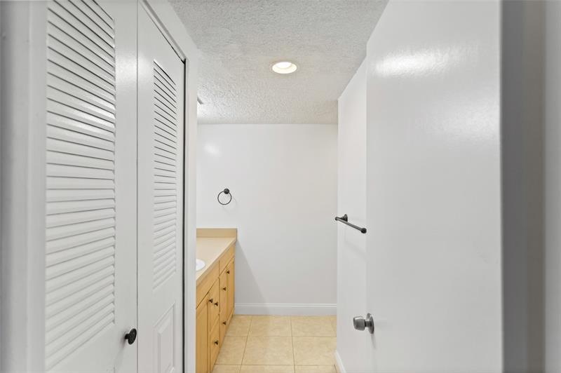 Image 33 of 48 For 424 Laurel Dr  1807