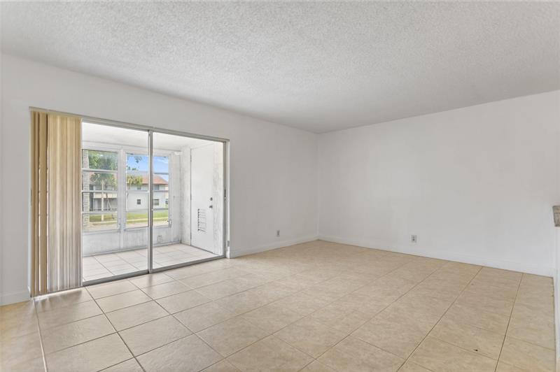 Image 8 of 48 For 424 Laurel Dr  1807