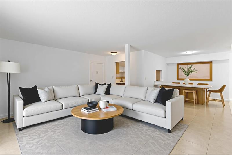 Image 9 of 48 For 424 Laurel Dr  1807
