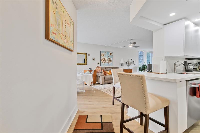 Image 12 of 60 For 6911 Environ Blvd  5j
