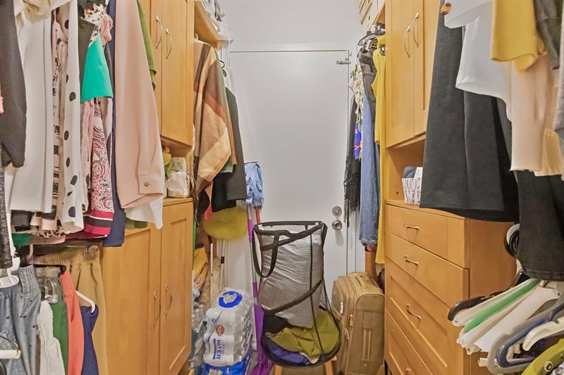 Image 27 of 60 For 6911 Environ Blvd  5j
