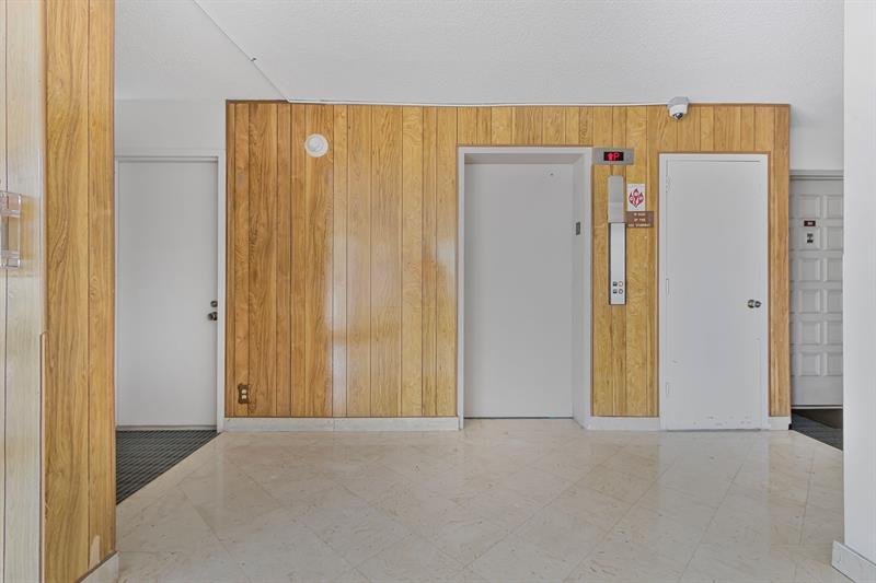 Image 32 of 60 For 6911 Environ Blvd  5j