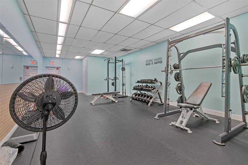 Image 36 of 60 For 6911 Environ Blvd  5j