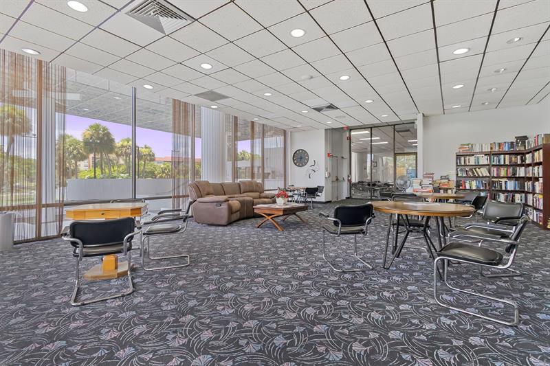 Image 42 of 60 For 6911 Environ Blvd  5j