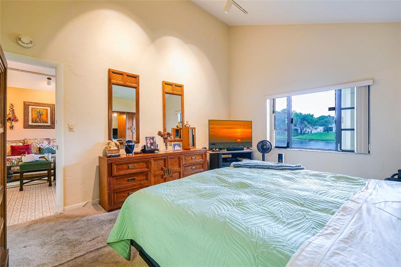 Image 14 of 28 For 5609 Hammock Ln  210