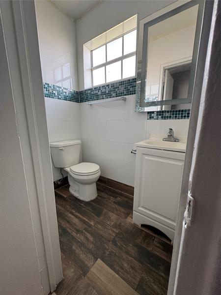 Image 8 of 9 For 4849 4th Ter