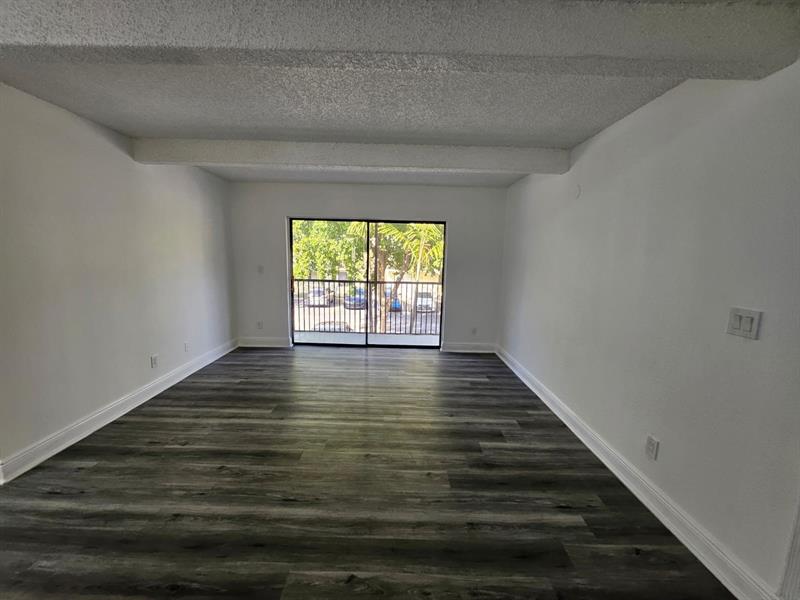 Image 3 of 26 For 1065 Flagler Ave  706