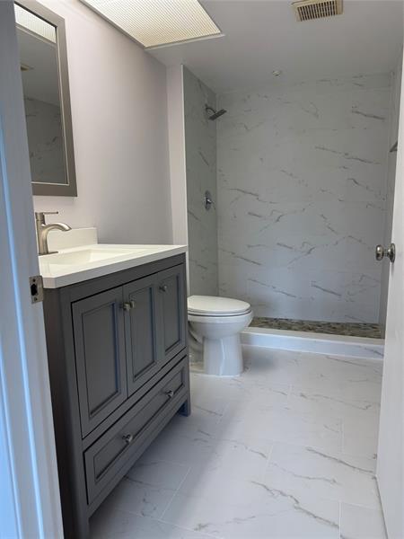 Image 7 of 15 For 13800 5th Ct  211