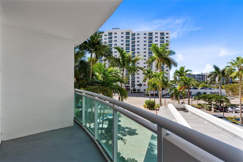 Image 11 of 26 For 3001 Ocean Dr  333