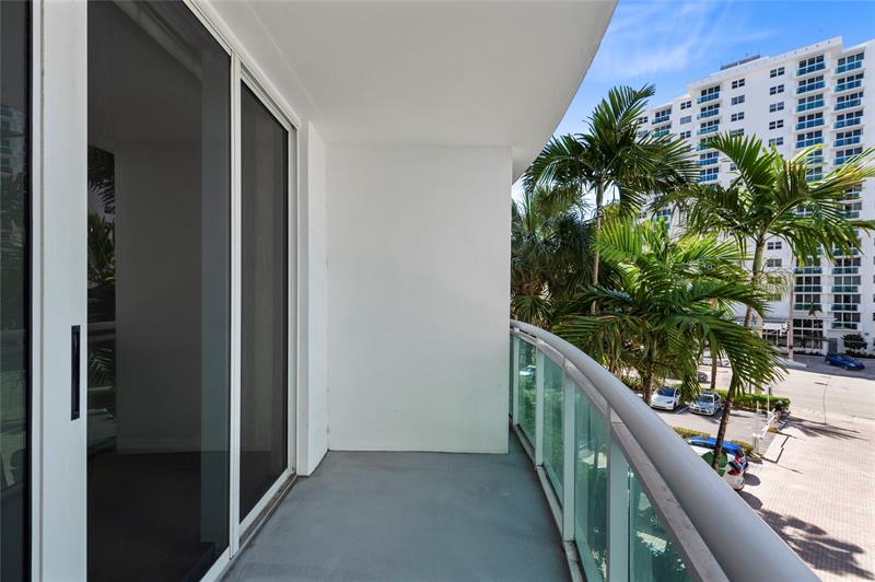 Image 12 of 26 For 3001 Ocean Dr  333