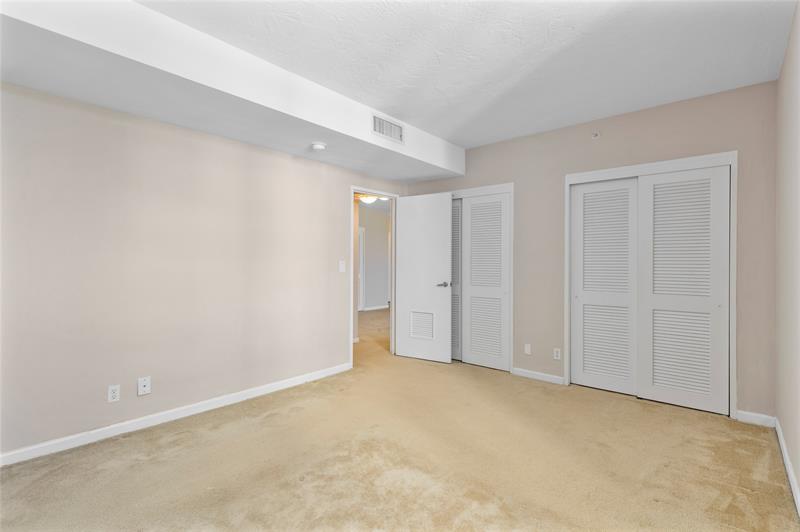 Image 17 of 26 For 3001 Ocean Dr  333