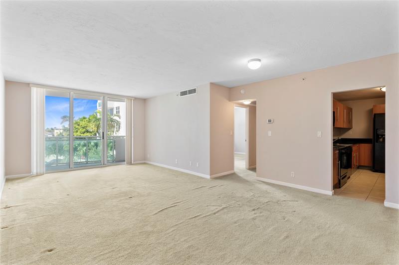 Image 20 of 26 For 3001 Ocean Dr  333