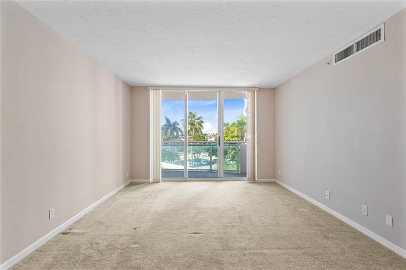 Image 21 of 26 For 3001 Ocean Dr  333