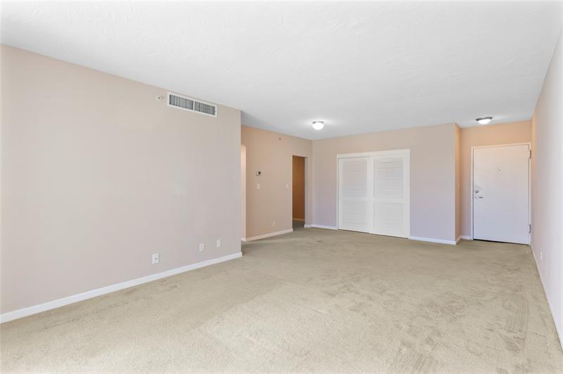 Image 22 of 26 For 3001 Ocean Dr  333