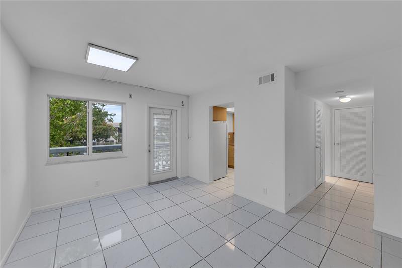 Image 16 of 40 For 2151 42nd Ct  230