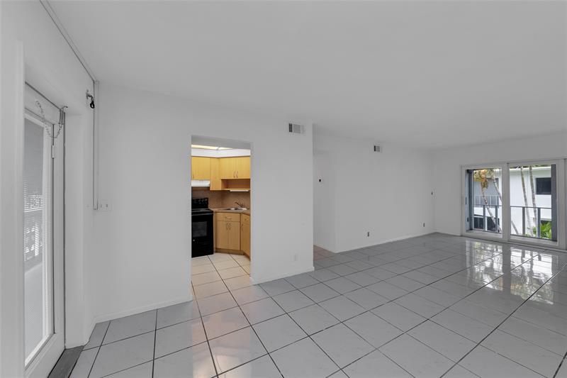 Image 17 of 40 For 2151 42nd Ct  230