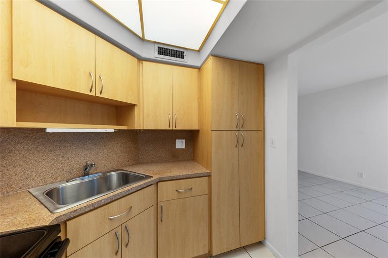 Image 25 of 40 For 2151 42nd Ct  230