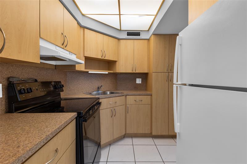 Image 26 of 40 For 2151 42nd Ct  230