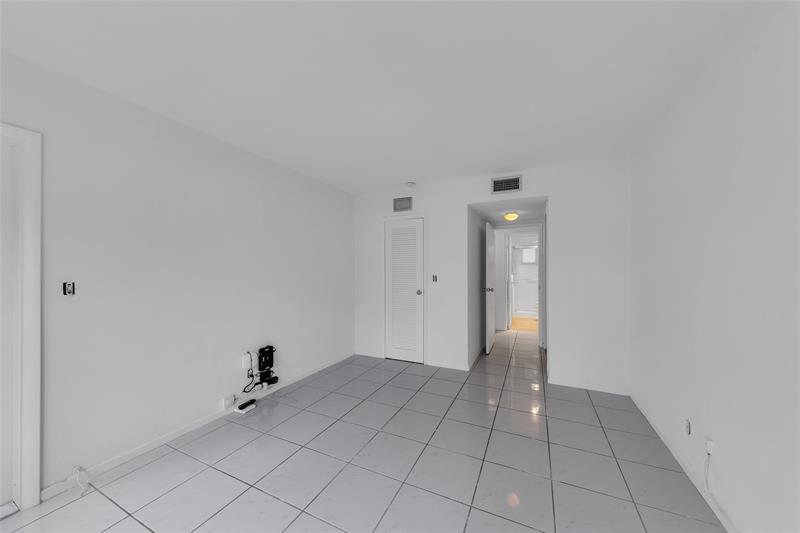 Image 28 of 40 For 2151 42nd Ct  230