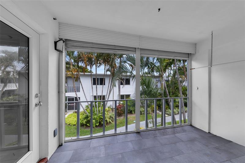 Image 7 of 40 For 2151 42nd Ct  230