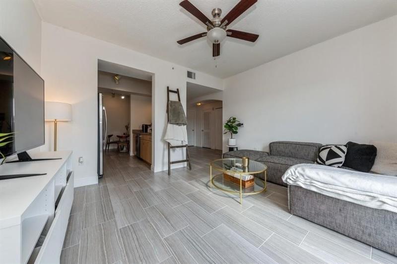 Image 2 of 20 For 533 3rd Ave  551