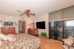 Image 15 of 30 For 3598 Yacht Club Dr  1402