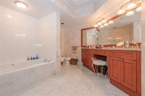 Image 16 of 30 For 3598 Yacht Club Dr  1402