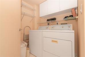 Image 22 of 30 For 3598 Yacht Club Dr  1402