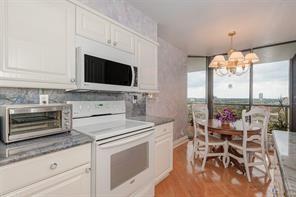 Image 3 of 30 For 3598 Yacht Club Dr  1402