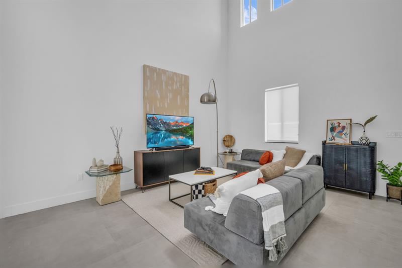 Image 14 of 45 For 2420 Venetian Way  2420
