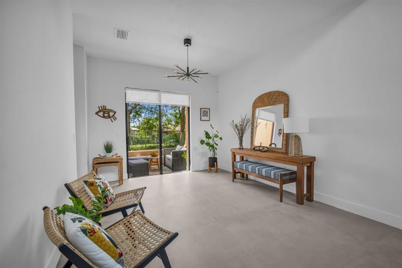 Image 16 of 45 For 2420 Venetian Way  2420