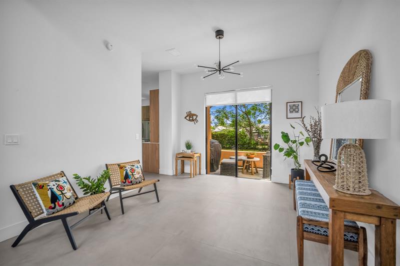 Image 18 of 45 For 2420 Venetian Way  2420